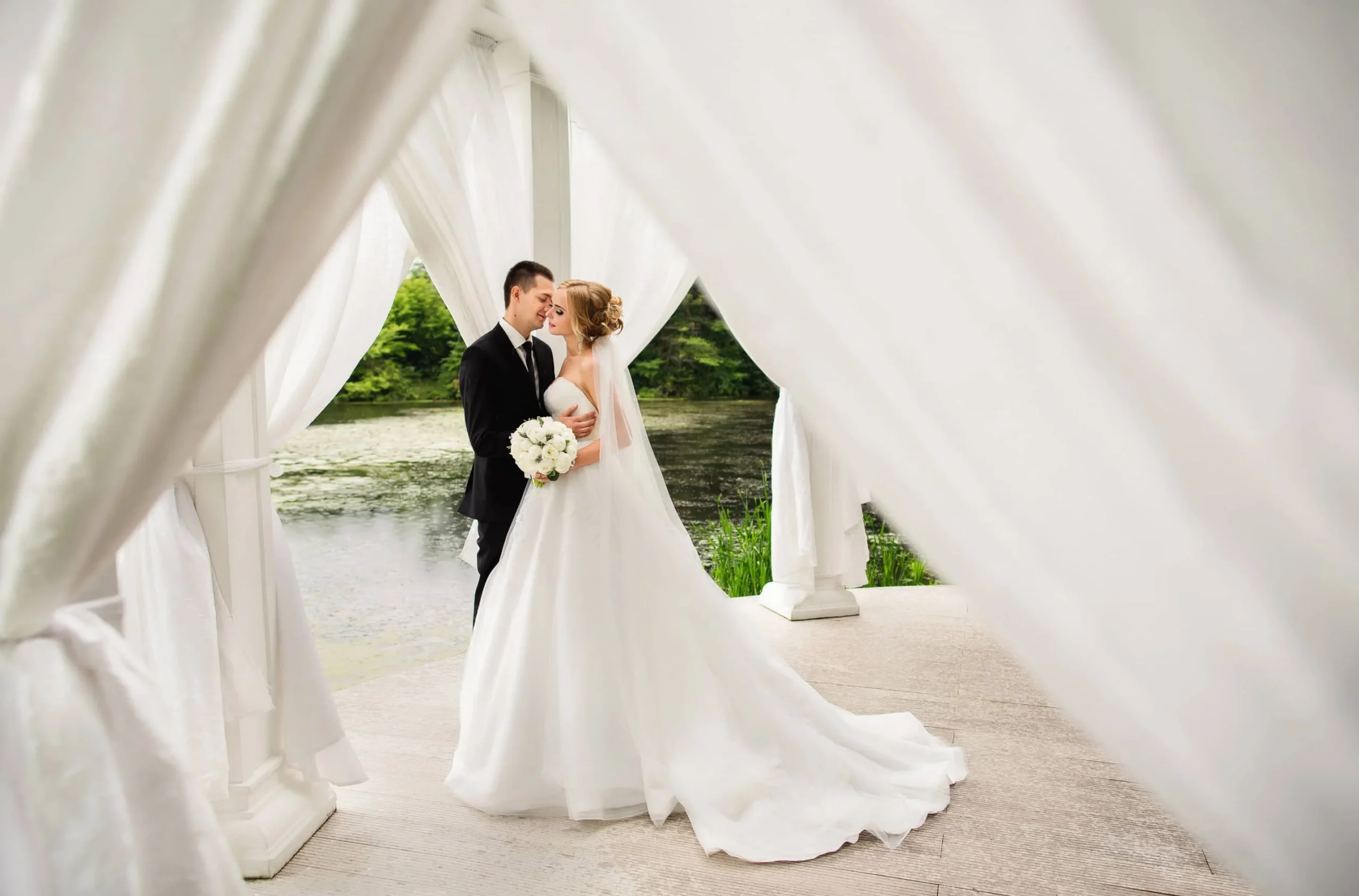 husband and wife slow dancing